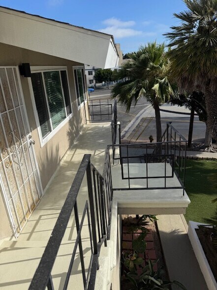 Building Photo - 8428 Gulana Ave
