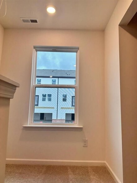 Building Photo - 214 Banner Rd