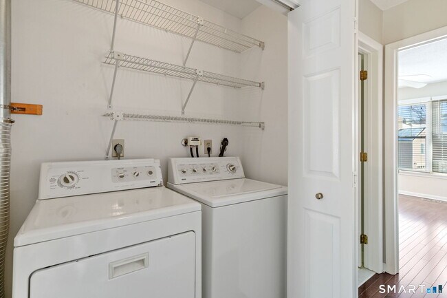 Building Photo - 51 Brittania Dr