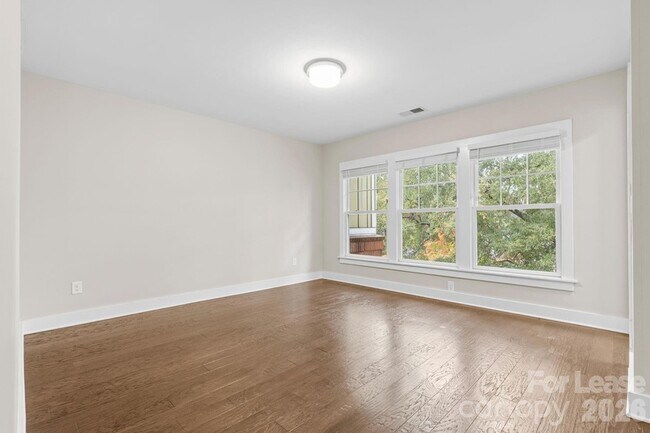 Building Photo - 129 Grandin Rd