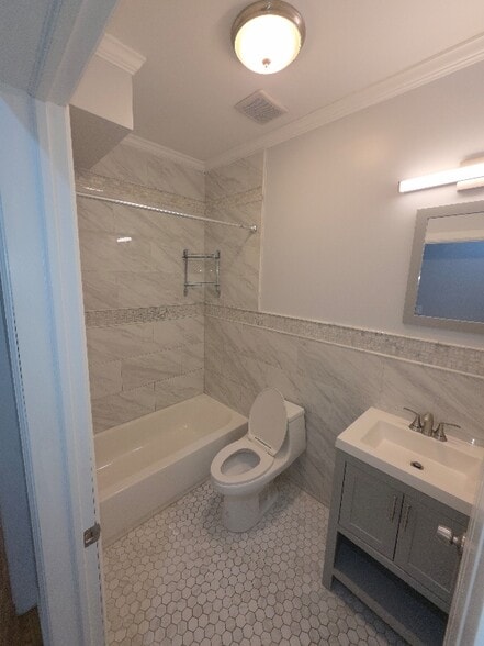 Building Photo - 83 Pamrapo Ave