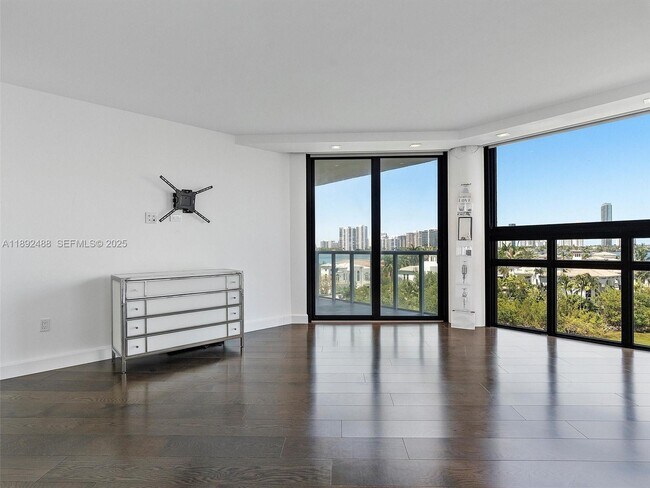 Building Photo - 4000 Island Blvd