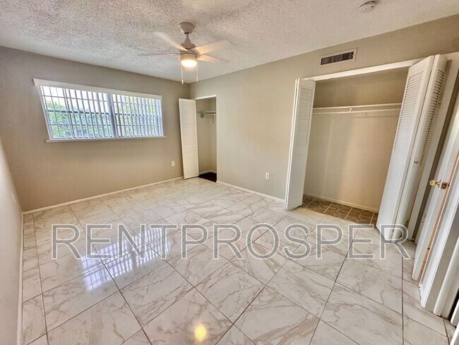 Building Photo - 5317 Curry Ford Rd