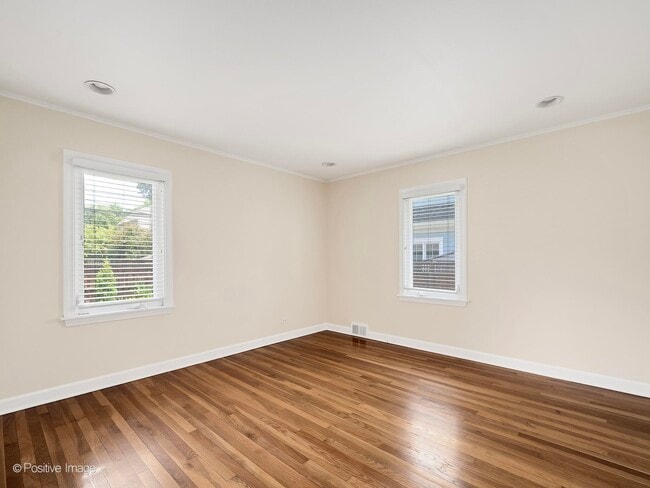 Building Photo - 39 S Bruner St