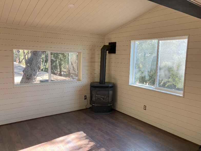 Building Photo - 24655 Marion Ridge Dr