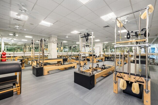 Building Photo - 5070 Lake Catalina Dr