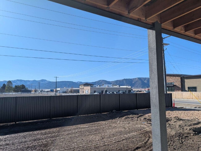 Building Photo - Quality 3 Bedroom 2 Bath
