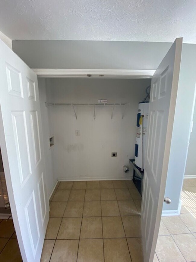Building Photo - End Unit Townhouse Now Available at Barnes...
