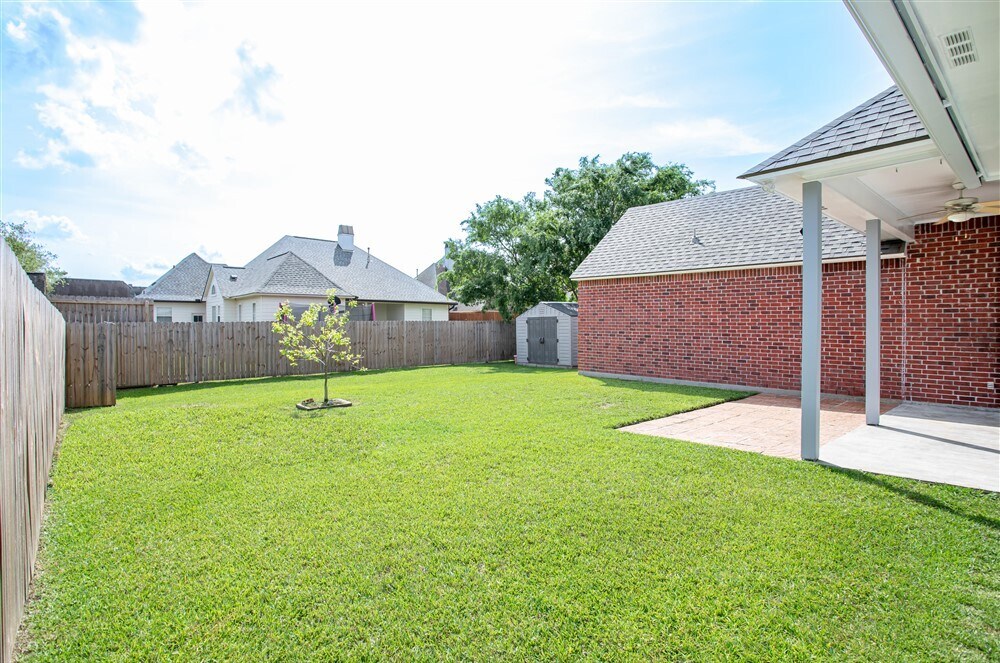 Building Photo - 10562 Oakley Trace Dr