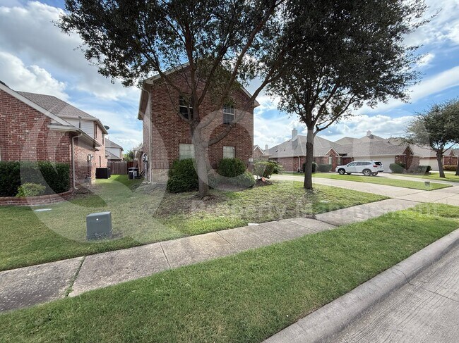 Primary Photo - 1618 Nestledown Dr