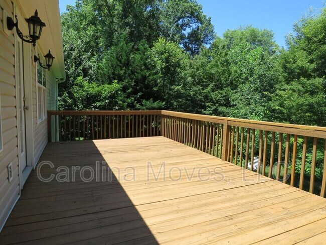 Building Photo - 22 Cunningham Cir