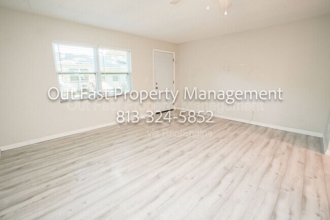 Building Photo - 430 3rd Ave