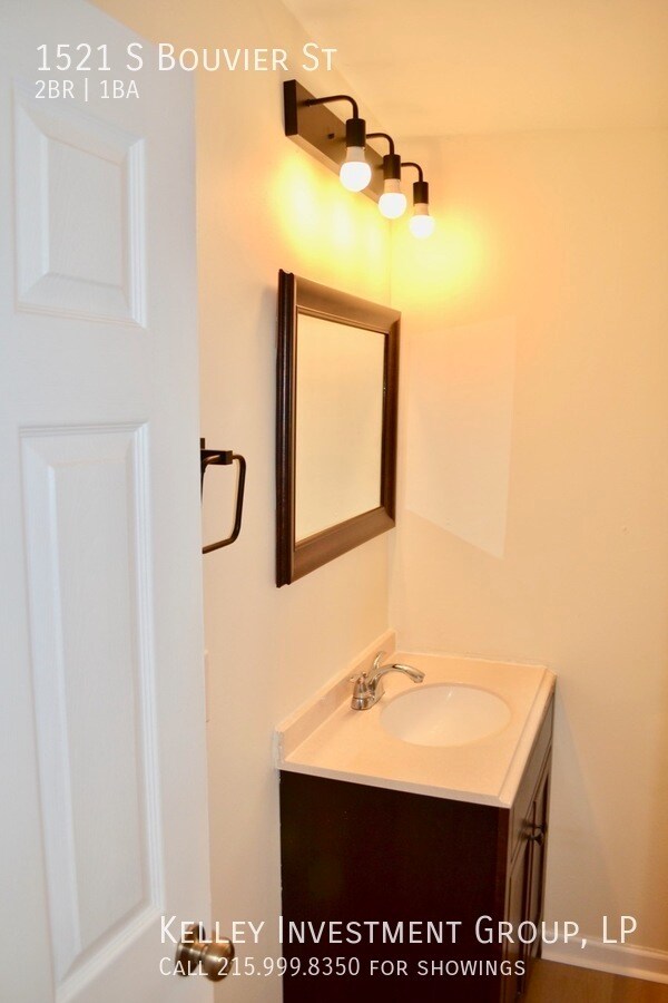 Building Photo - 1521 S Bouvier St