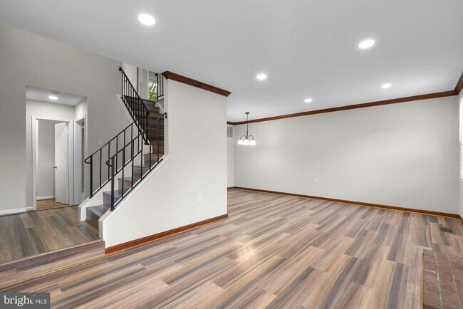 Building Photo - 3351 Buehler Ct