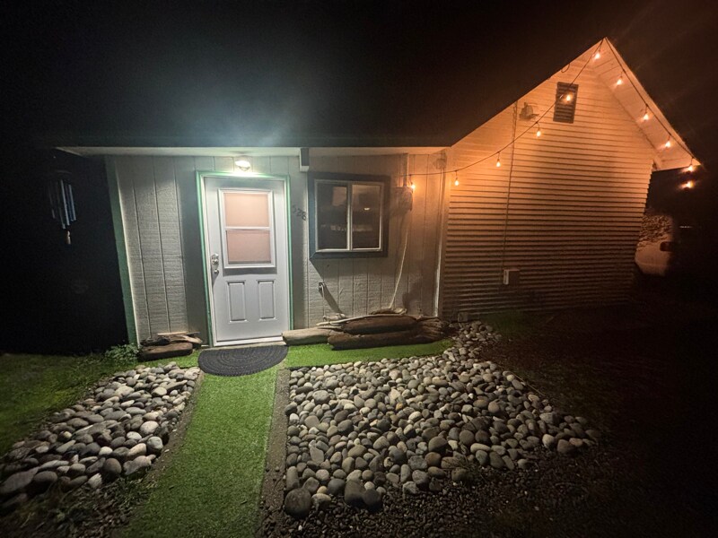 Building Photo - 528 W 7th St