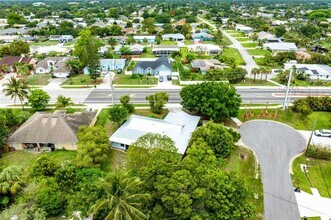 Building Photo - 2041 SE Floresta Dr