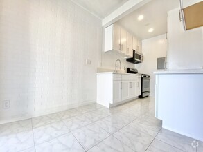 Building Photo - 1315 N June St Los Angeles, CA 90028