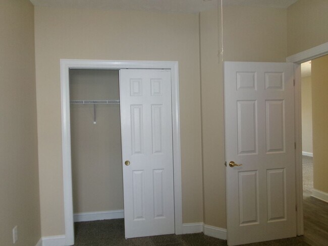 Building Photo - 110 Fountain Pointe Ln