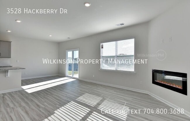 Building Photo - 3528 Hackberry Dr