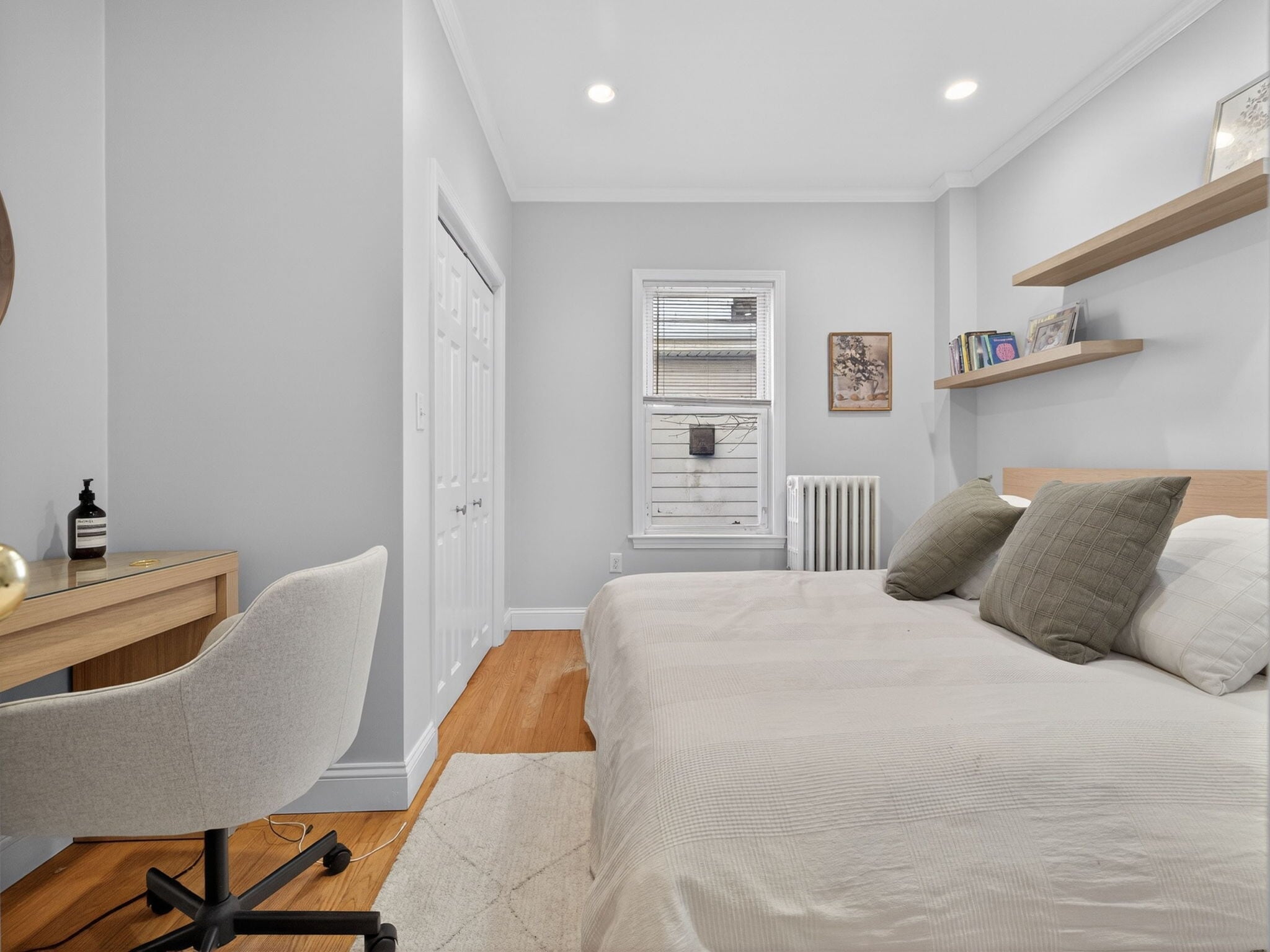 Building Photo - 1576 Cambridge St