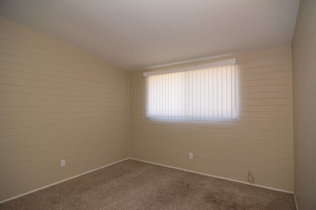 Building Photo - 1518 S Tucson Blvd
