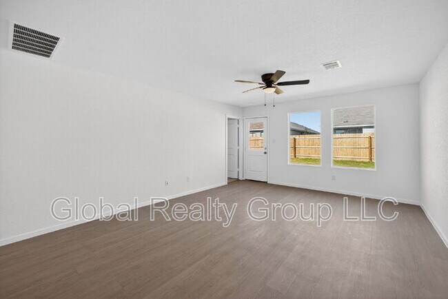 Building Photo - 479 Sarah Wy