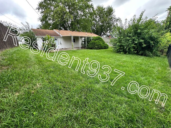 Building Photo - 3 Bed 1 Bath Home