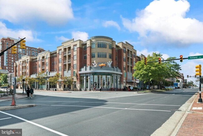 Building Photo - 309 Holland Ln