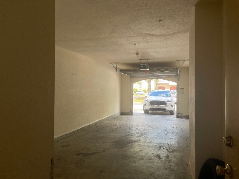 Building Photo - 826 Camargo Way