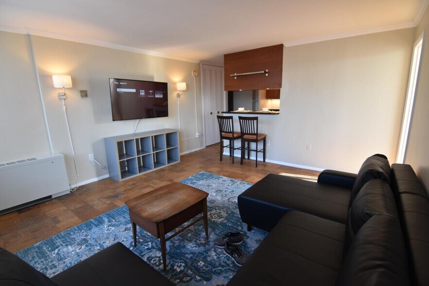 Building Photo - 2030 F St NW