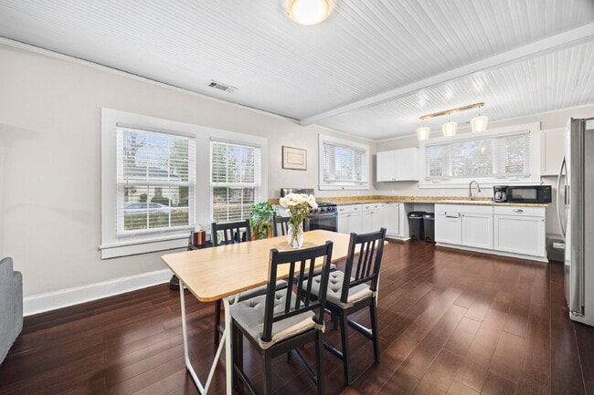 Building Photo - Historic Charm Meets Smart Design—2BR Home Near Downtown