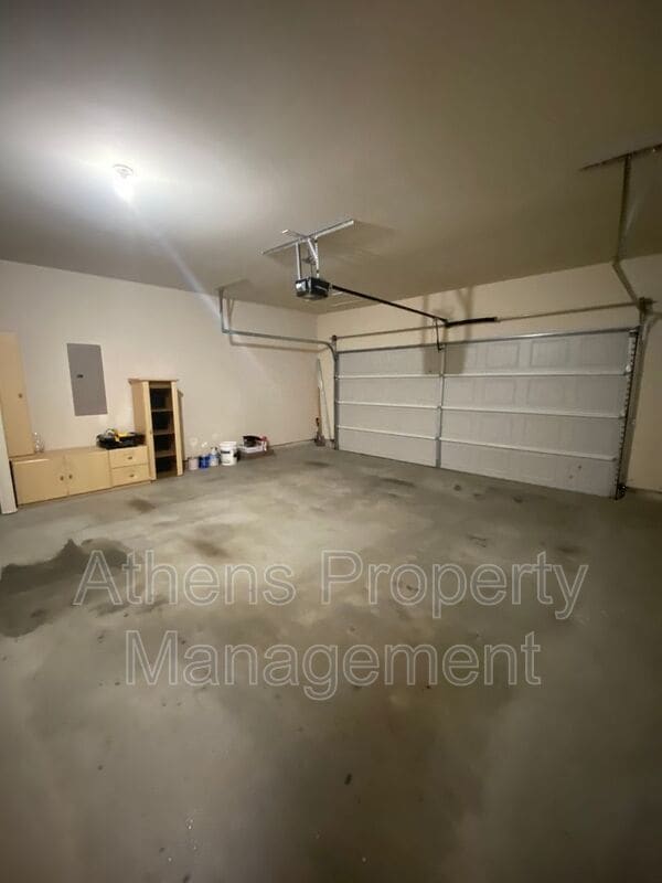 Building Photo - 304 Morning Dr