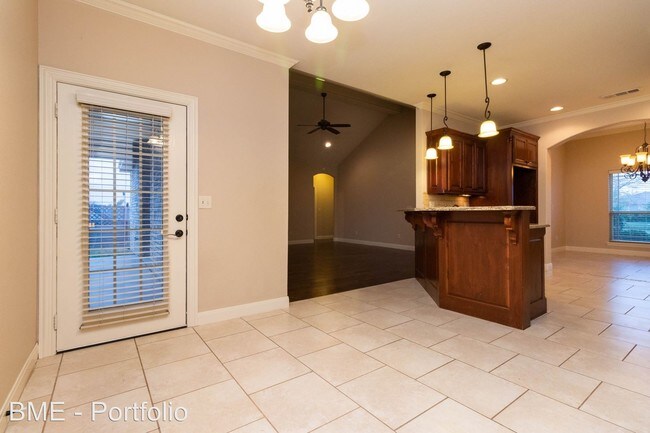 Building Photo - 4 br, 2 bath House - 6717 Blossom