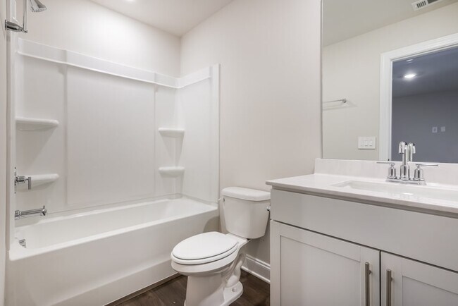 Hall Bath - 221 River Rock Dr