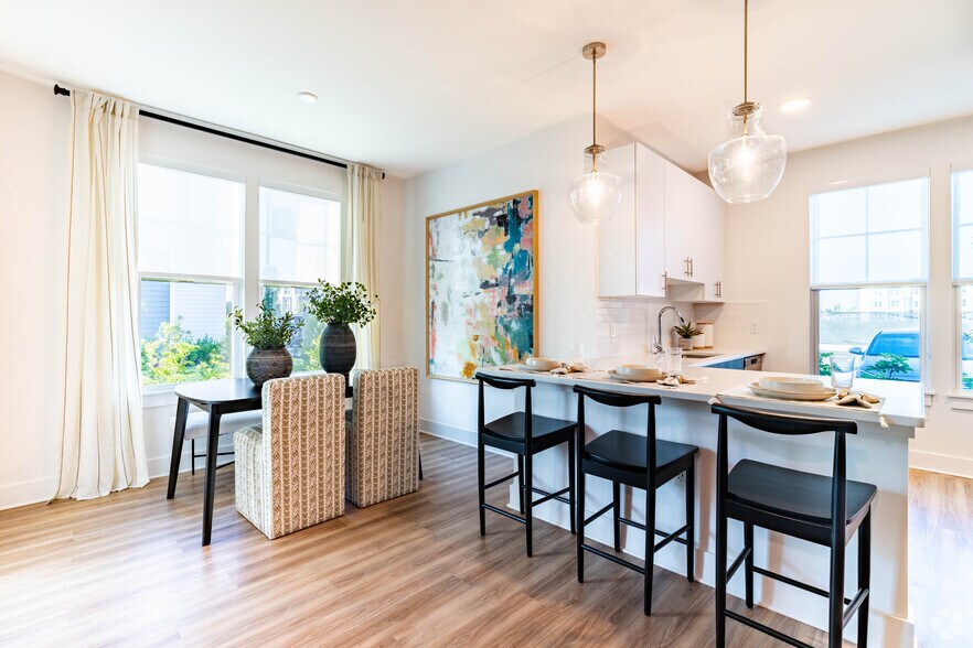 The Hadley Apartments 376 Penley Lake Cir Cape Coral FL 33991