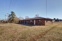 Building Photo - Updated 2 Bedroom Duplex in Republic, MO!