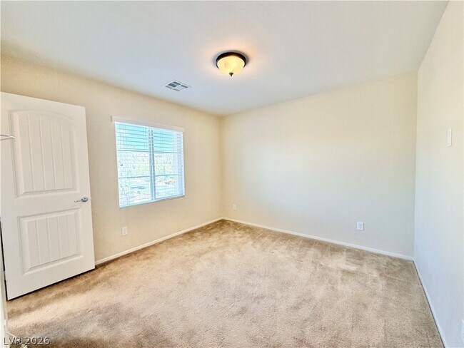 Building Photo - 10566 Borborema St