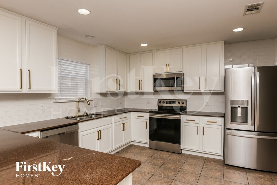 Building Photo - 8825 Quarry Ridge Trail