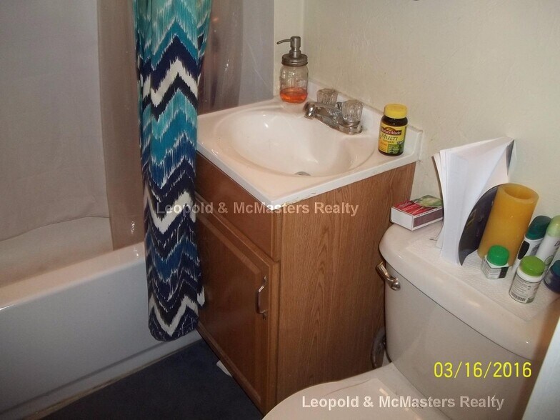 Building Photo - 107 Gordon St