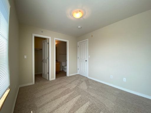Building Photo - Renovated 2 Bedroom 2.5 Bathroom Condo in ...