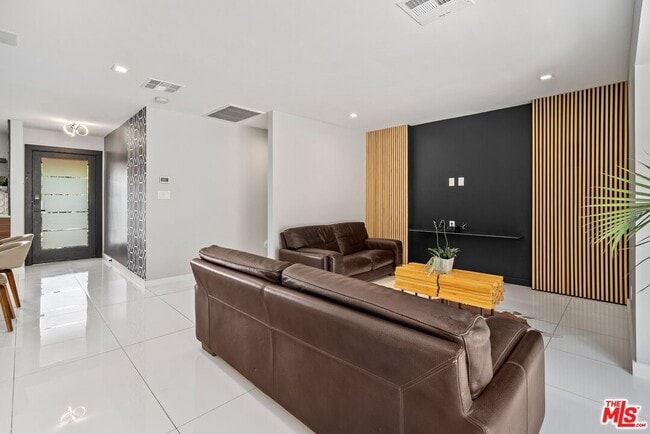 Building Photo - 22263 Buenaventura St