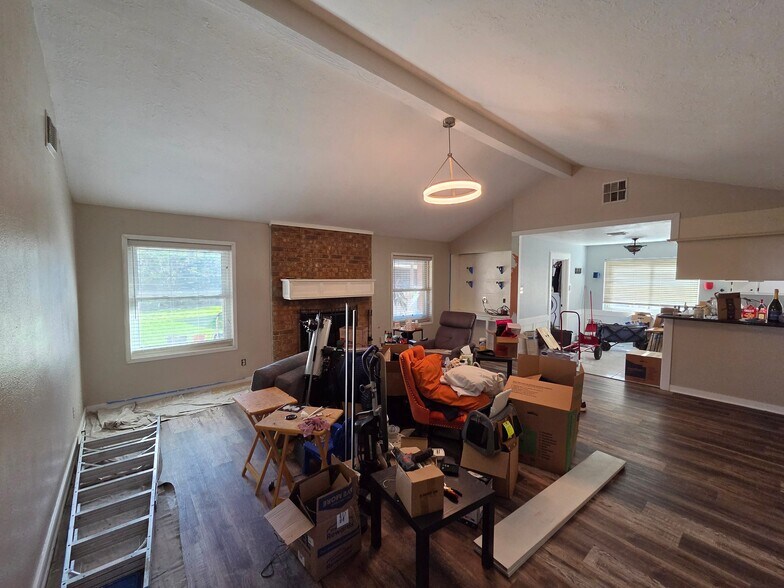 Building Photo - 10336 Rocky Hollow Rd