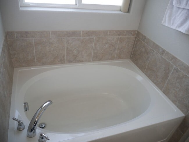 Building Photo - 2 Story Stunner in Widefield - $2750/Mos P...