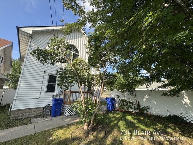 Building Photo - 734 Blair Ave