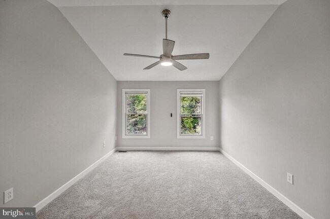 Building Photo - 4287 Exeter Dr