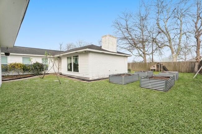 Building Photo - 602 W Castle Harbour Dr