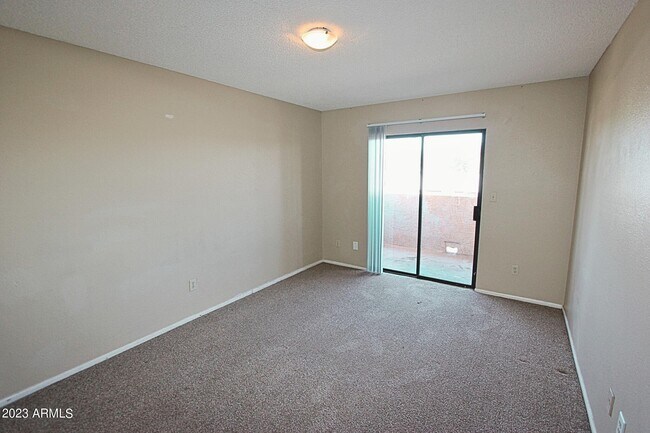 Building Photo - 410 E 9th Ave