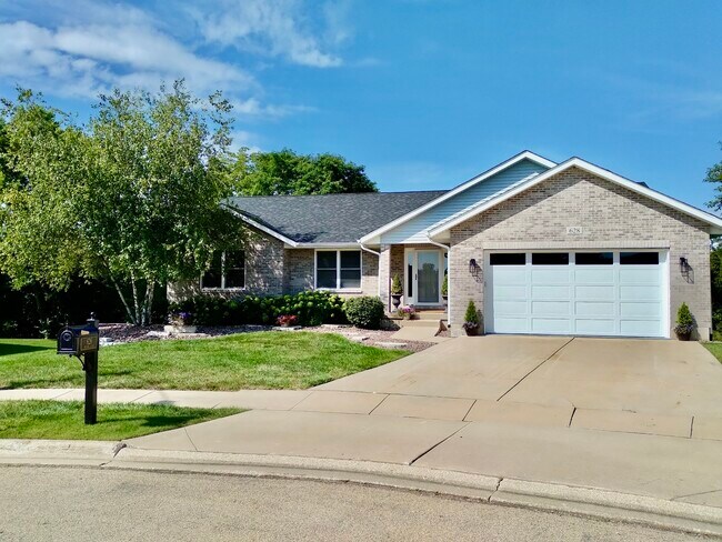 Building Photo - 628 Krpan Ct