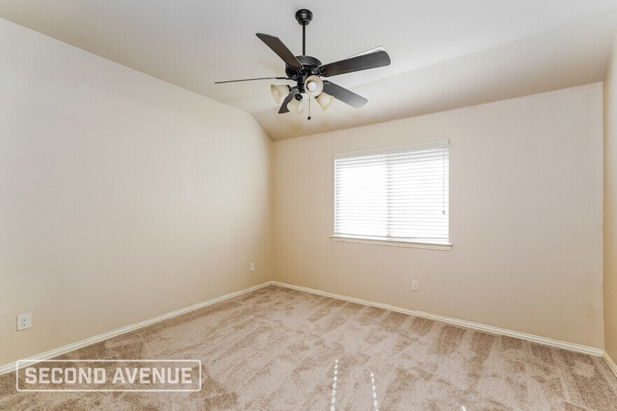 Building Photo - 401 Bamborough Dr