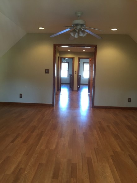 3rd floor - 15 Norfolk Ave